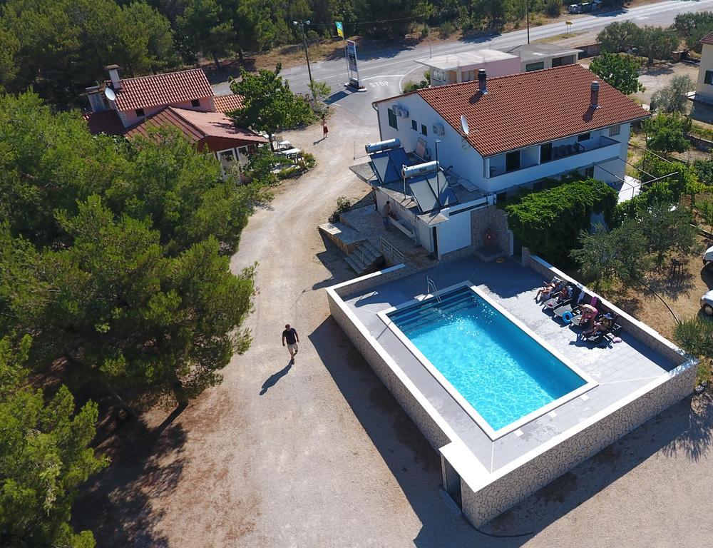فندق Camp Krka لازوفاك المظهر الخارجي الصورة